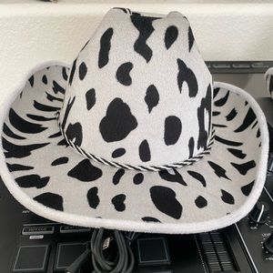 COPY - Cowprint hat from Amazon